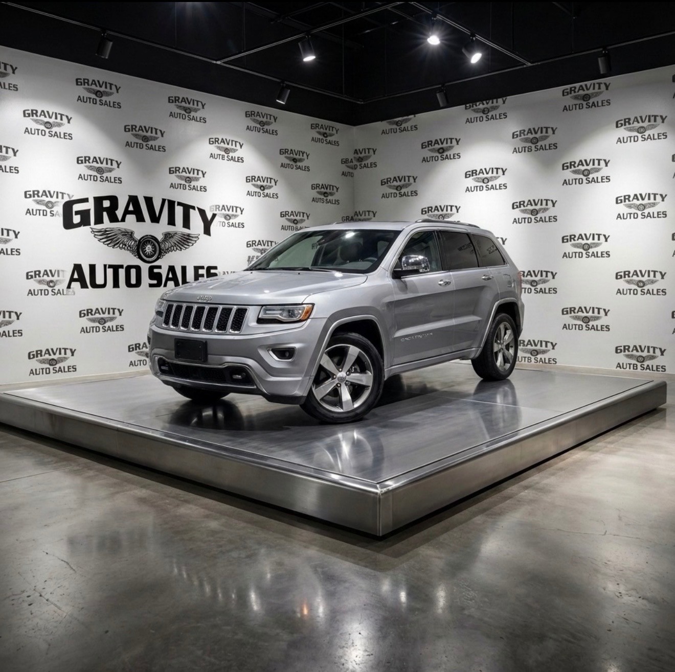 2014 Jeep Grand Cherokee Overland - Image 1
