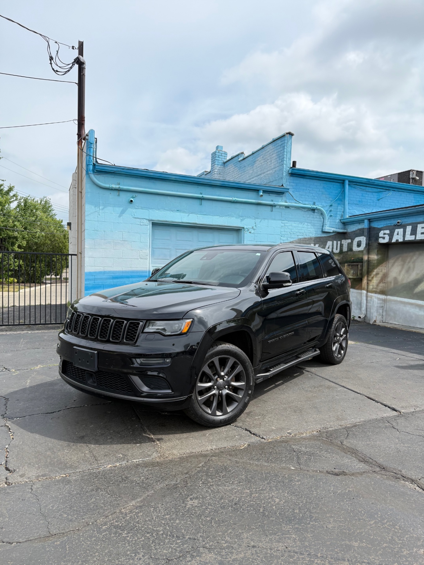 2018 Jeep Grand Cherokee Overland - Image 1