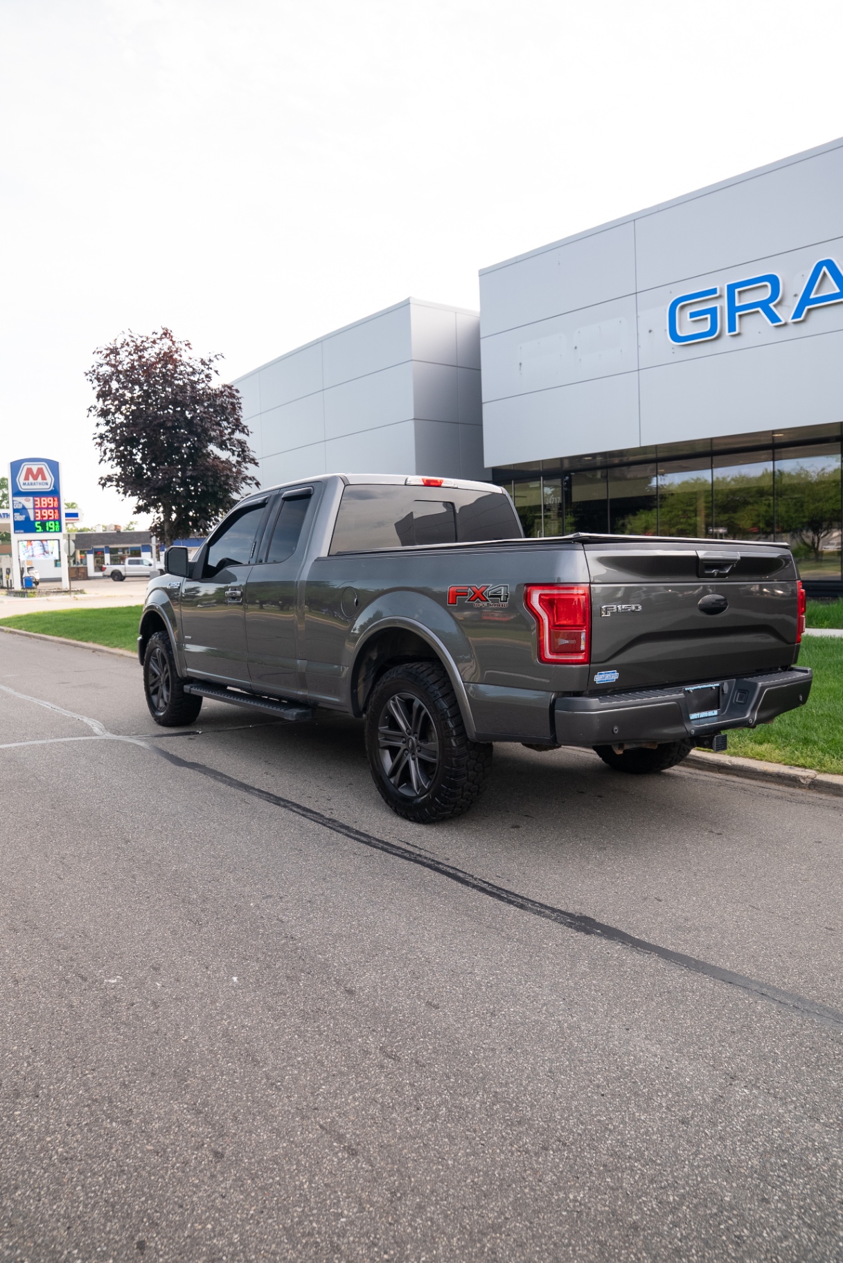 2015 Ford F-150 Lariat - Photo 2
