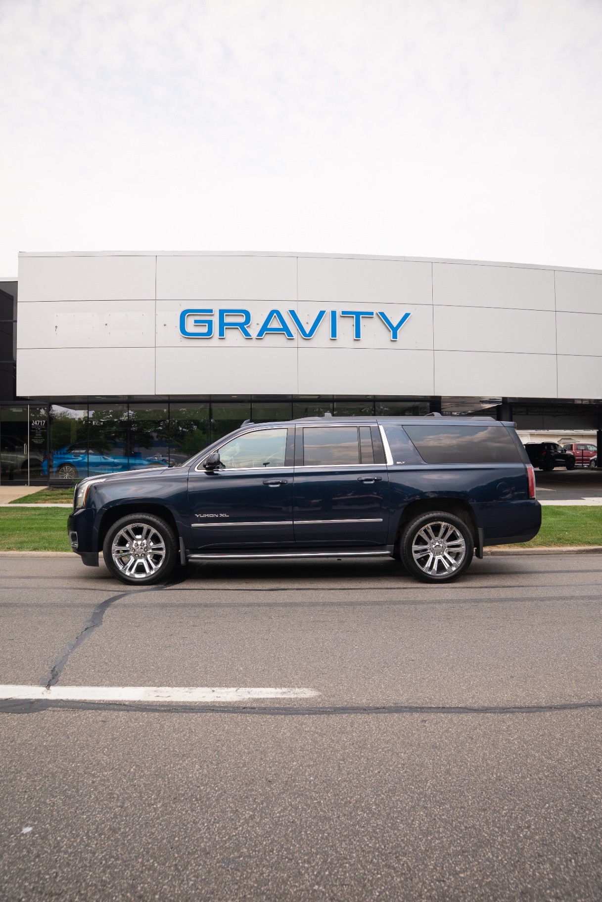 2019 GMC Yukon XL 1500 SLT - Image 1
