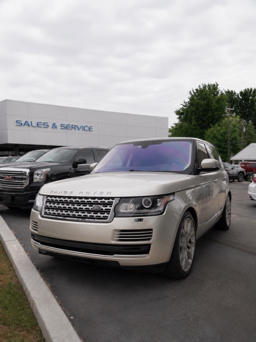 2017 Land Rover Range Rover HSE - Image 1
