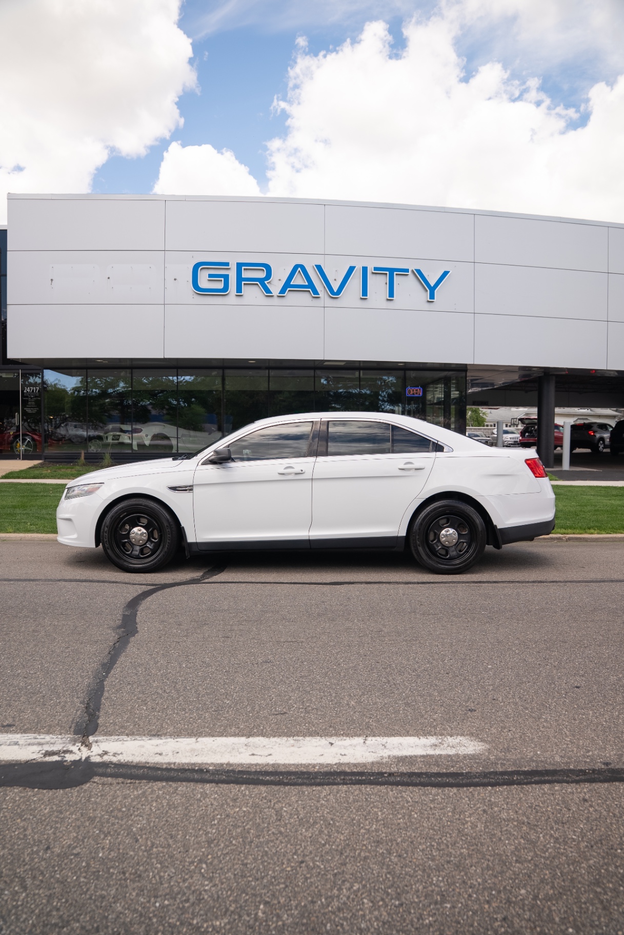 2014 Ford Taurus Police Intercep - Image 1