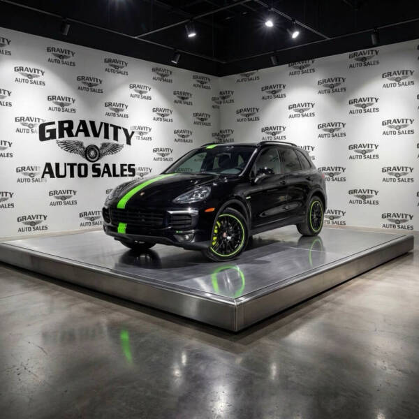 2015 Porsche Cayenne S Hybrid's photo